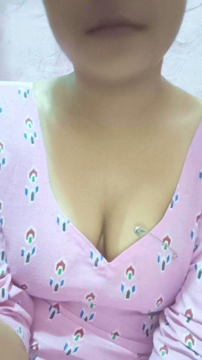 Alonehotgirl