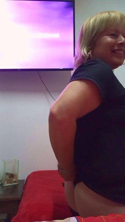 Blondehot100