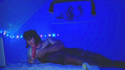 CrossLauraKiss