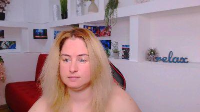 CurvyNikole_