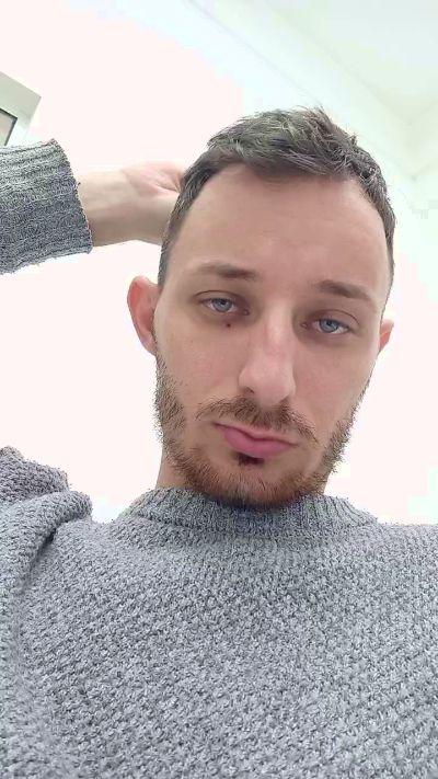 Eysbluec4