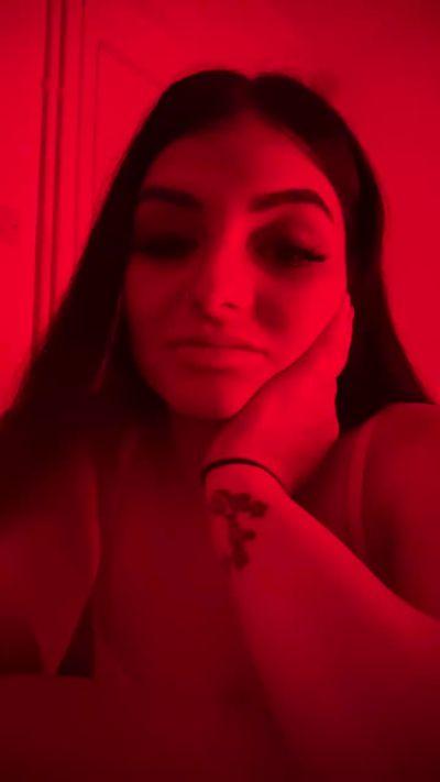 Larrahot96
