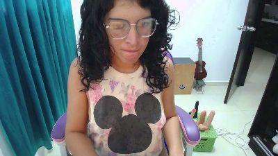 Maely_Guitar_