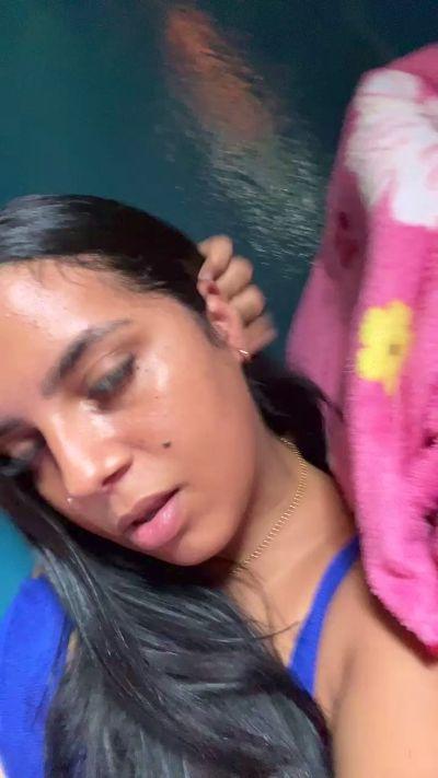 Mia_Showerpiss
