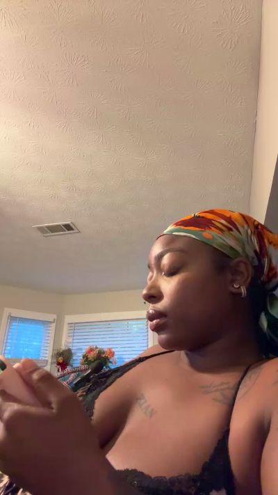 MissHoneyBlu