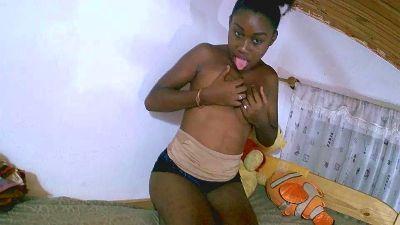 Nayla_Makena