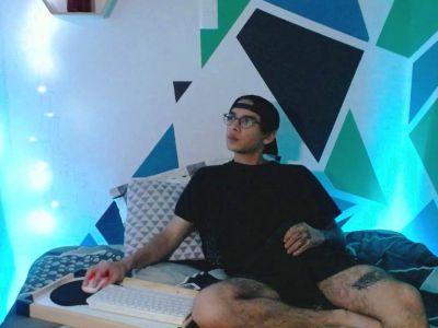 Tommy_Dark_hot
