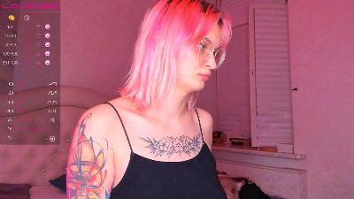 Vivienne_pink