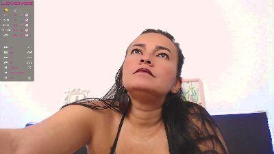 ariana_hot__