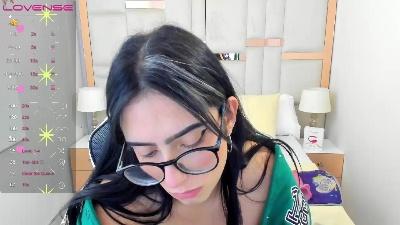 chloe_walk_