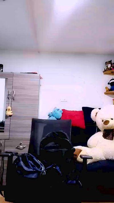 mia_blue01