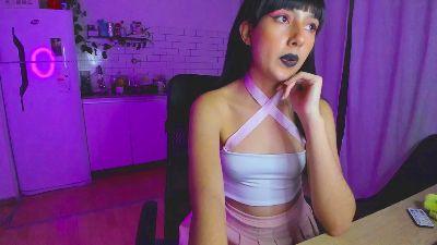 sofi_love_hot