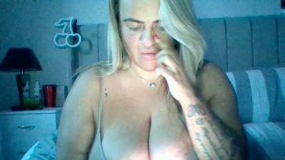 tillytitties8xx