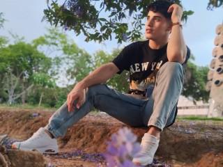 AlejitoTwink18