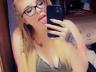 Blondebaddie030