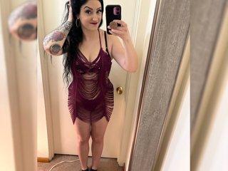 CurvyPeachXO