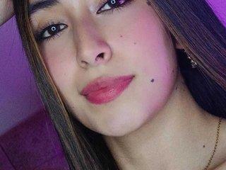 Lia_RoseCol