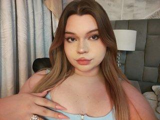 Maxxinee18