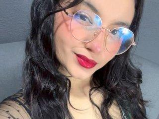 Mila_Lennox