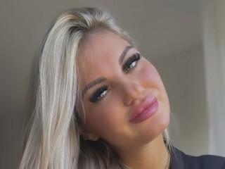 NiaTheBlondie