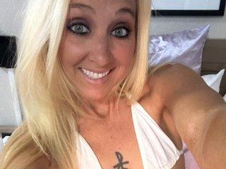 SeXXXySkyyyy