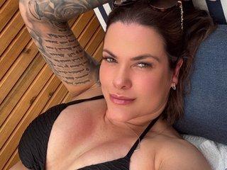 TheNaughtyMilfNextDoor