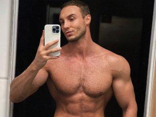 Tom_Hard