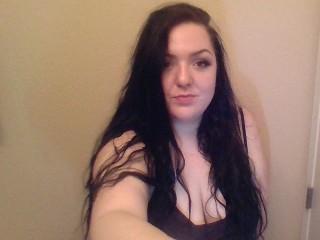 bigtittygothwife