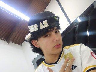 tom_hot20