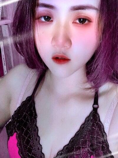 --Hotgirltoy--