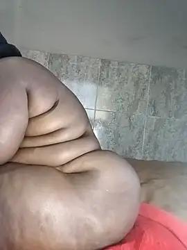 ASSQUEEN37Xx