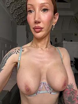 Allana29