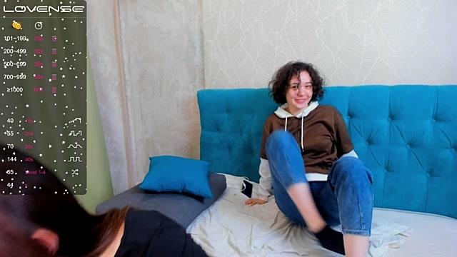 AmandaHolly