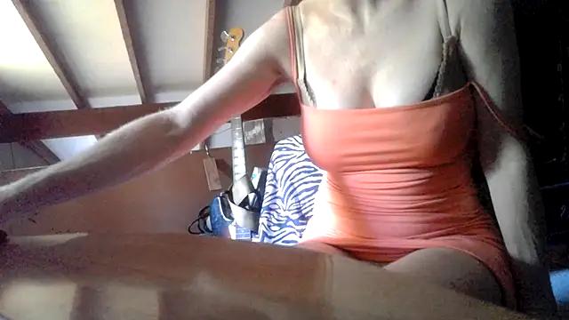Annie_Body