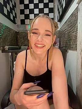 Anny_Aron