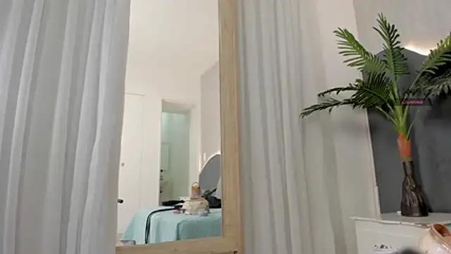 AriaLuxx
