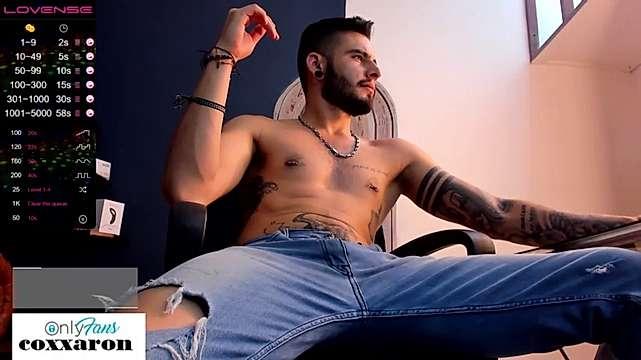 Aron_Cox