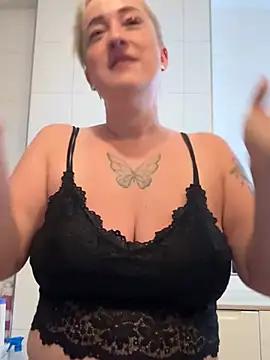 Bigboobiegirl90