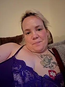 Bigbustedcurvylady