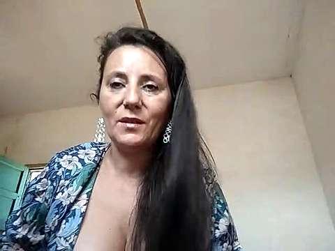 Bighairypussylips1