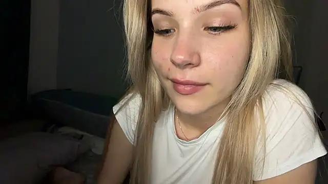 BlondeDoes