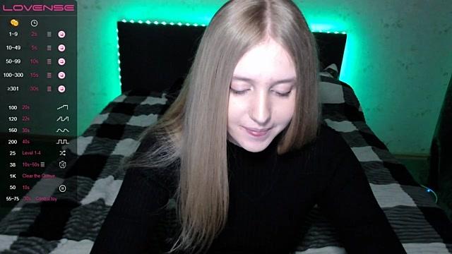 Charlotte_Davies