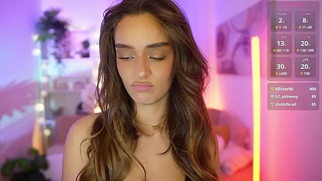 Clara_Nia