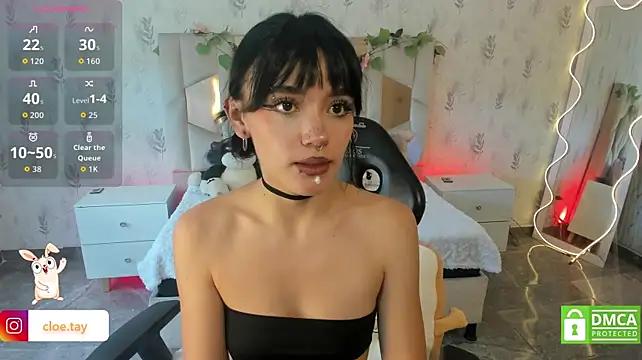 Cloee_tay1