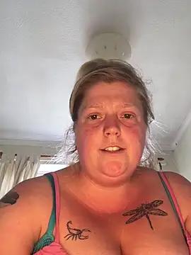 Curvy_Cora_XX