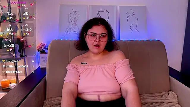 Curvy_Janie