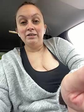 Curvy_Lina