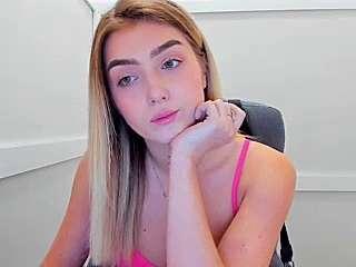 Cuteblondaa