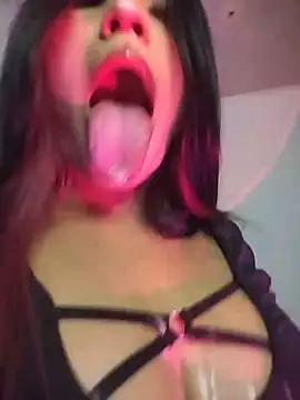 DANNIAASQUIRT