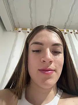Emi_Hott